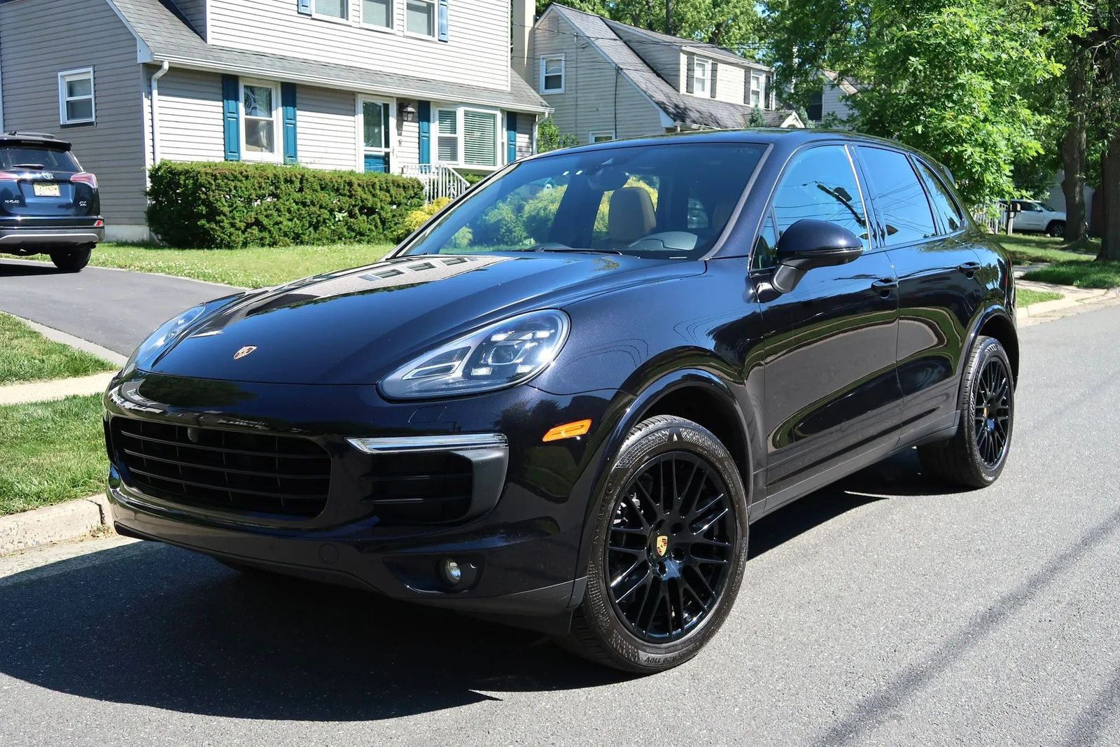 PORSCHE CAYENNE - 1