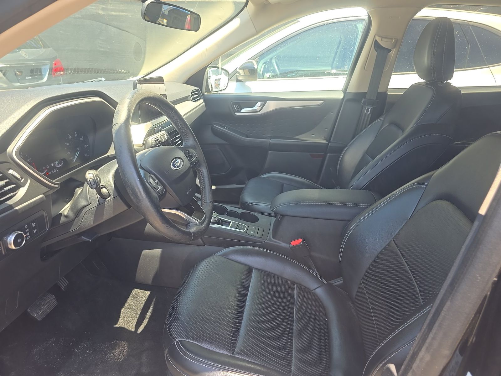 FORD ESCAPE - 8
