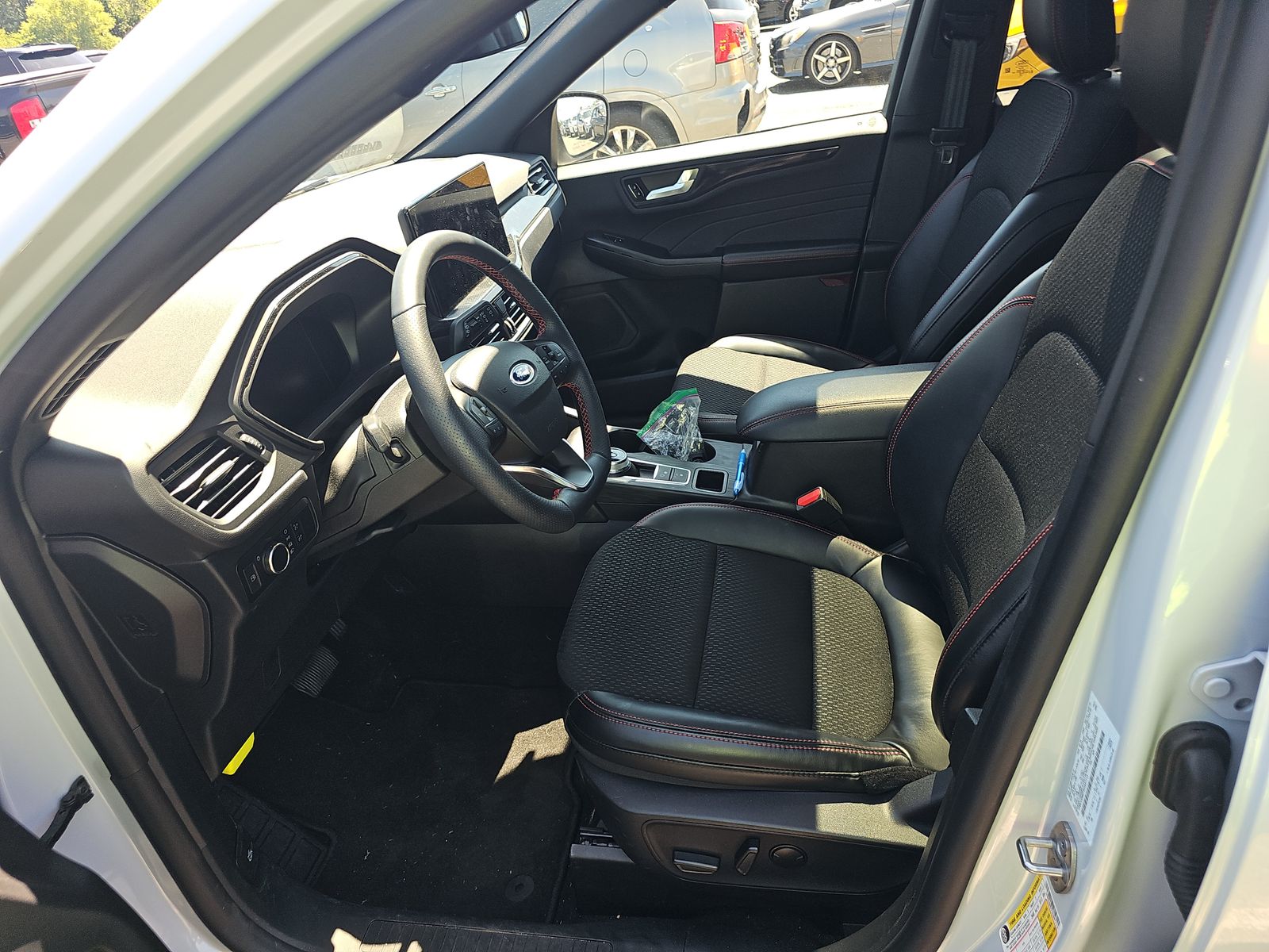 FORD ESCAPE - 8