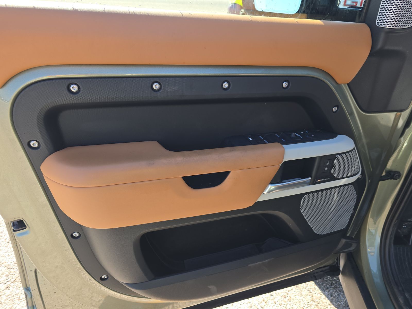 2024 Land Rover Defender 130 X-Dynamic SE AWD