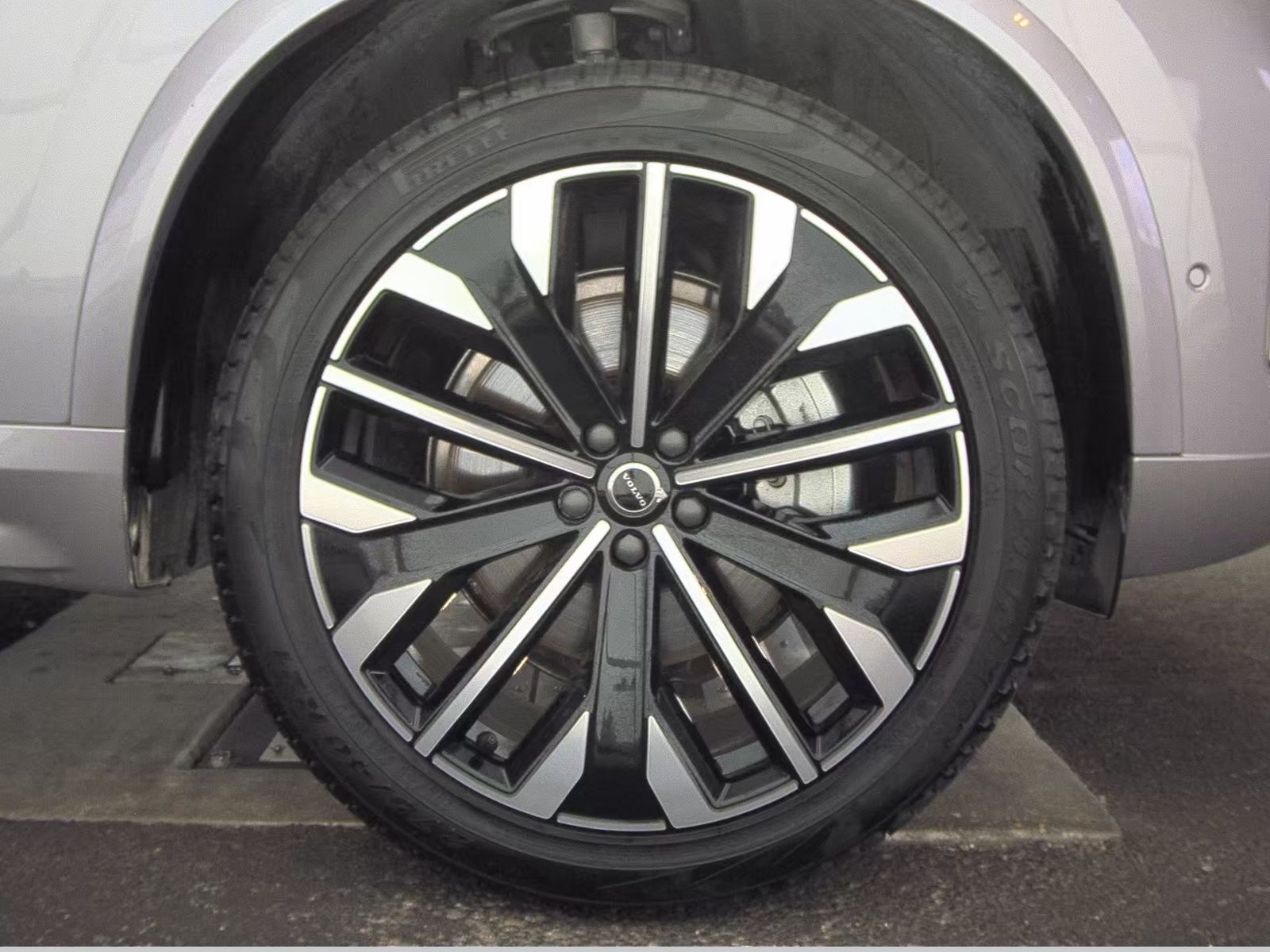 2026 Volvo XC90 B6 Plus FWD