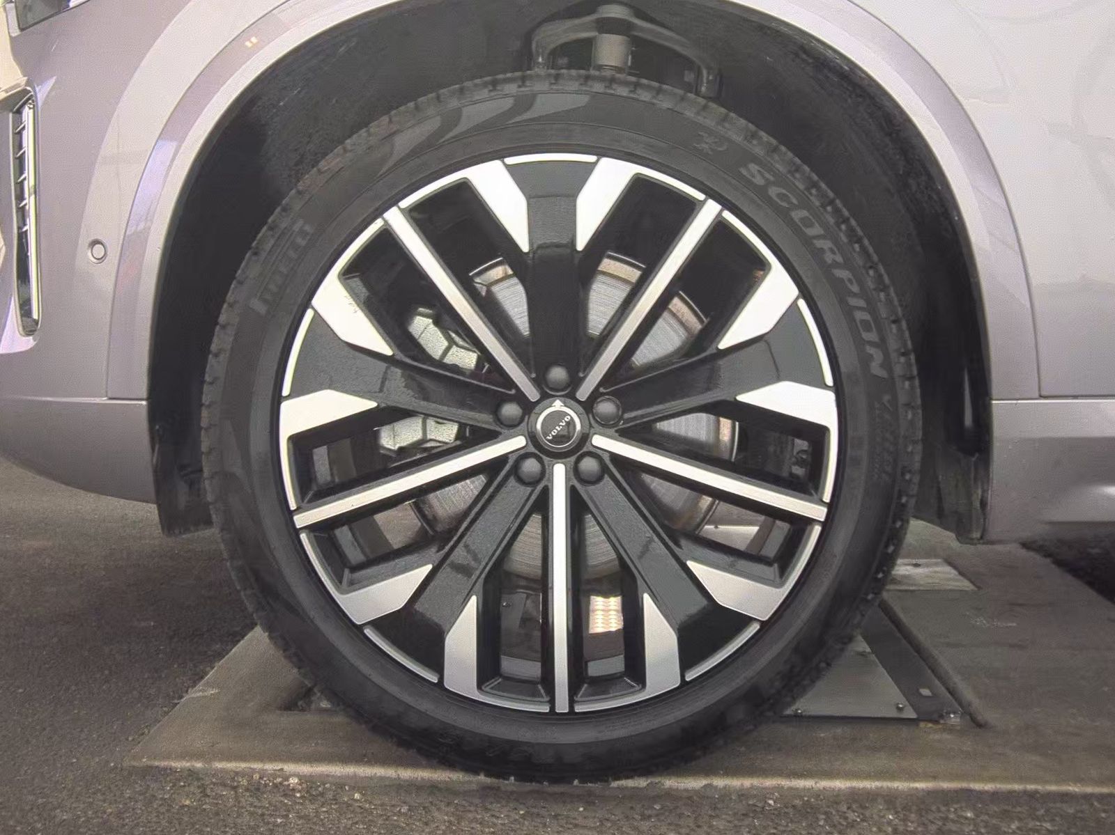 2026 Volvo XC90 B6 Plus FWD