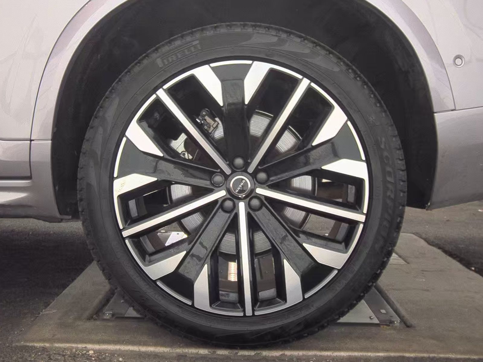 2026 Volvo XC90 B6 Plus FWD