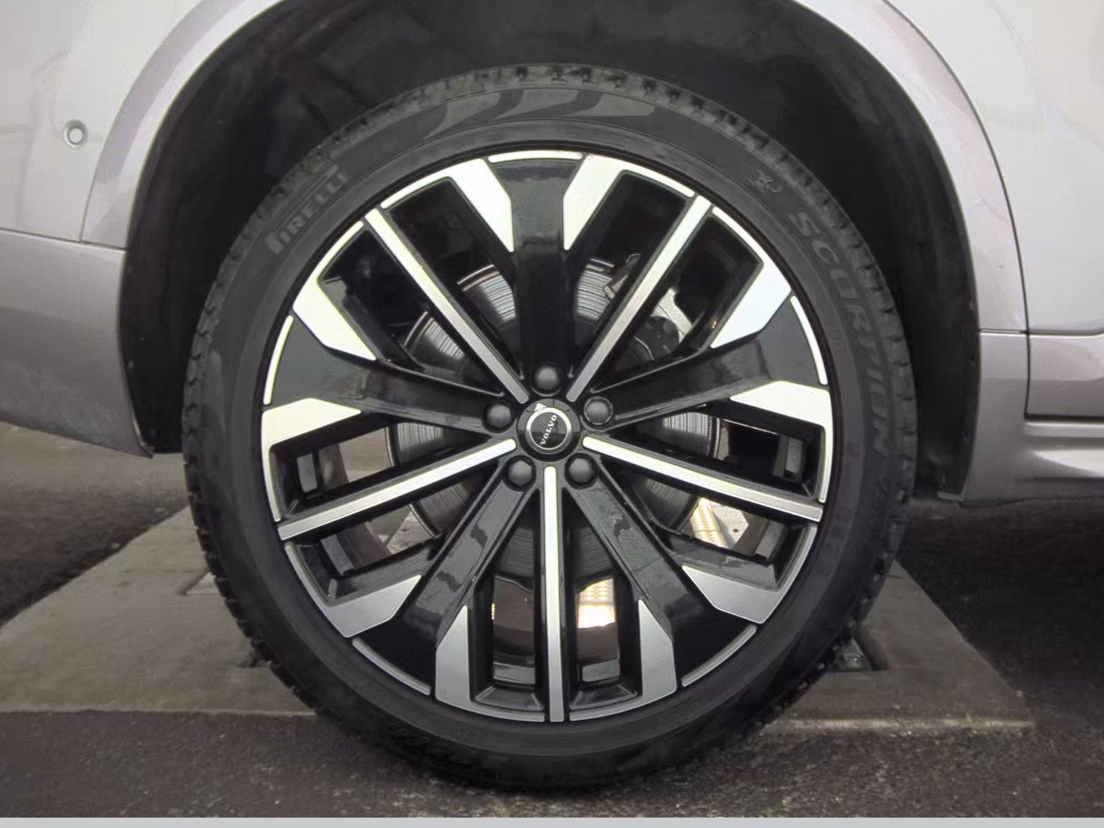 2026 Volvo XC90 B6 Plus FWD