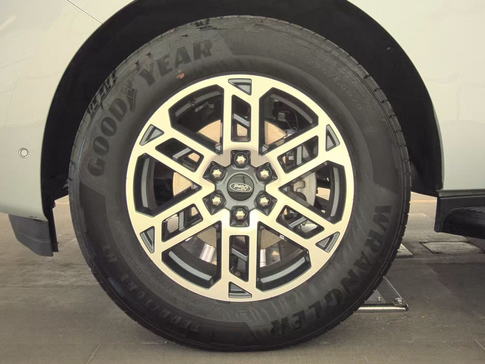 FORD EXPEDITION - 10