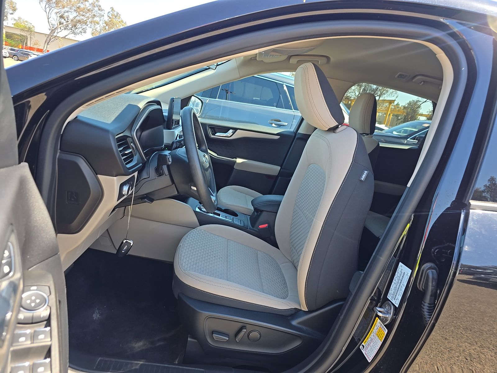 FORD ESCAPE - 8