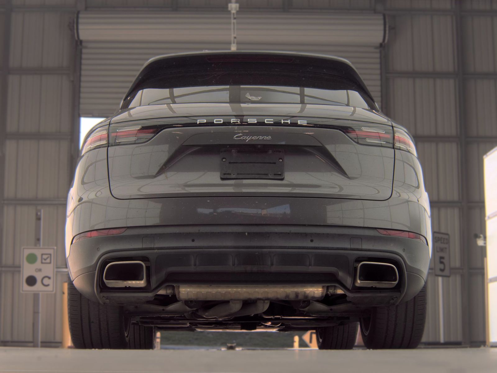 PORSCHE CAYENNE - 8