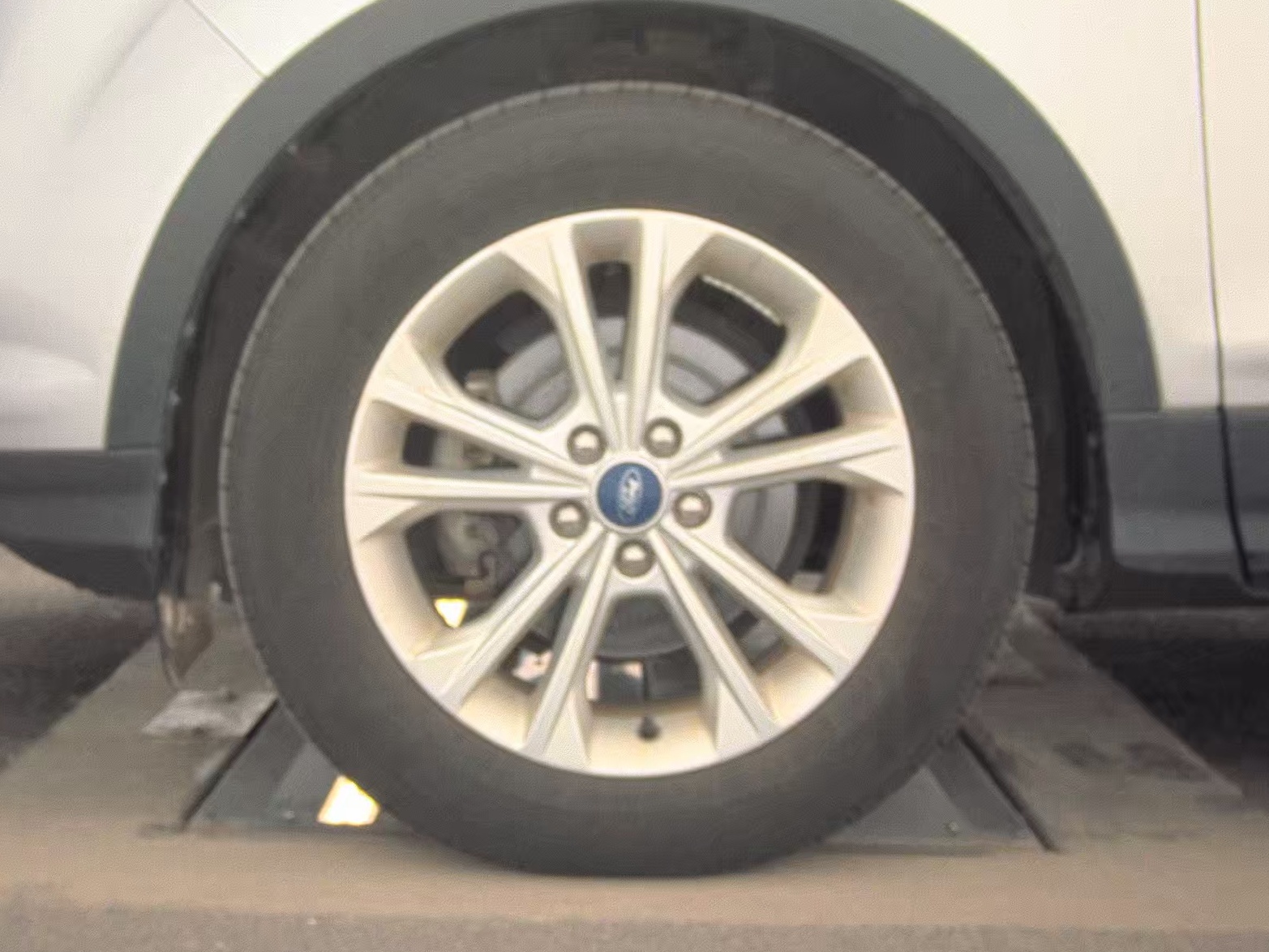 FORD ESCAPE - 10