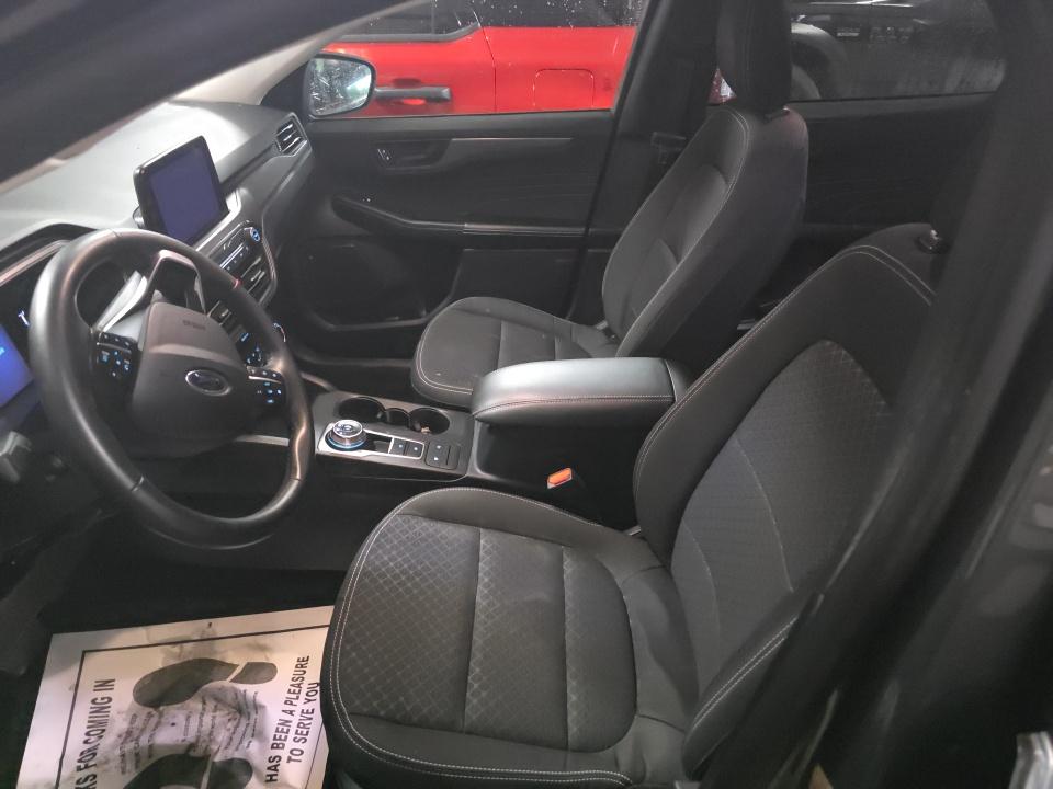 FORD ESCAPE - 8