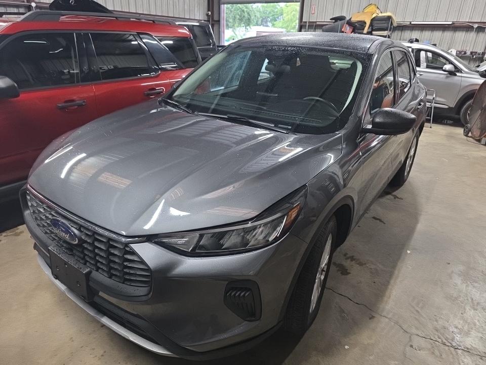 FORD ESCAPE - 1