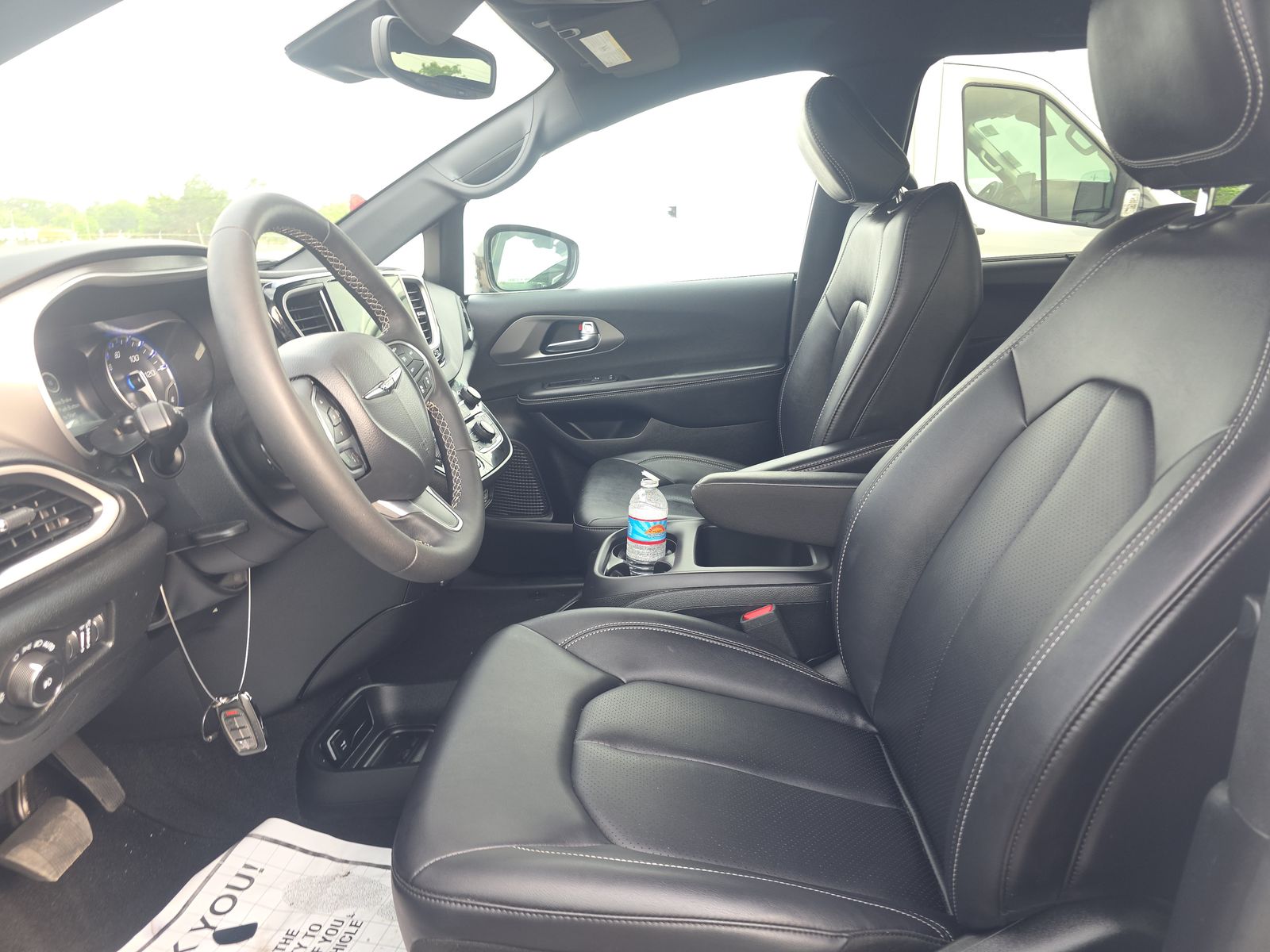 2025 Chrysler Pacifica Select FWD