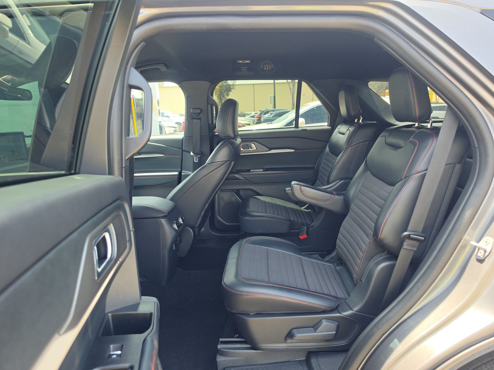FORD EXPLORER - 10