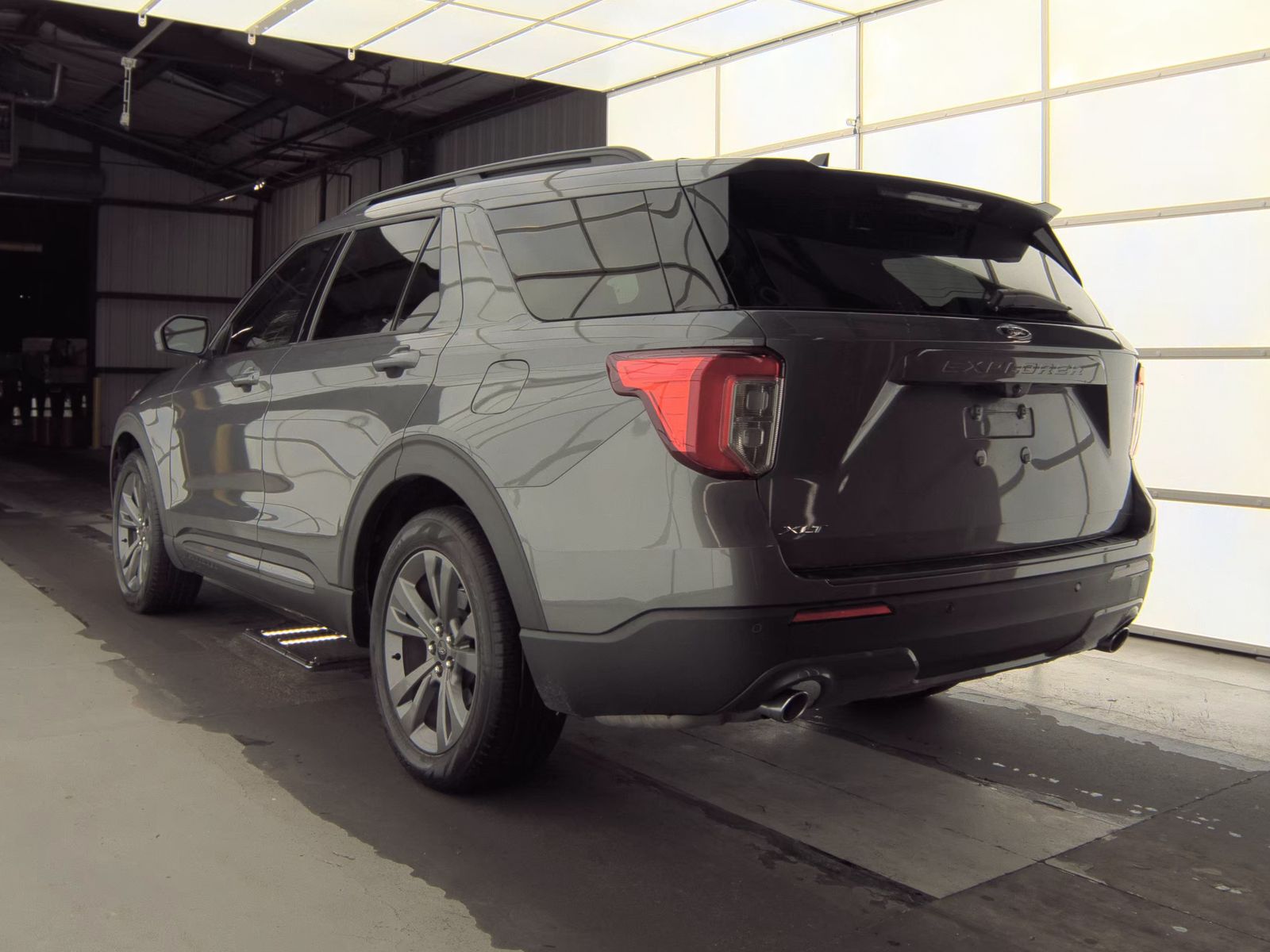 FORD EXPLORER - 9