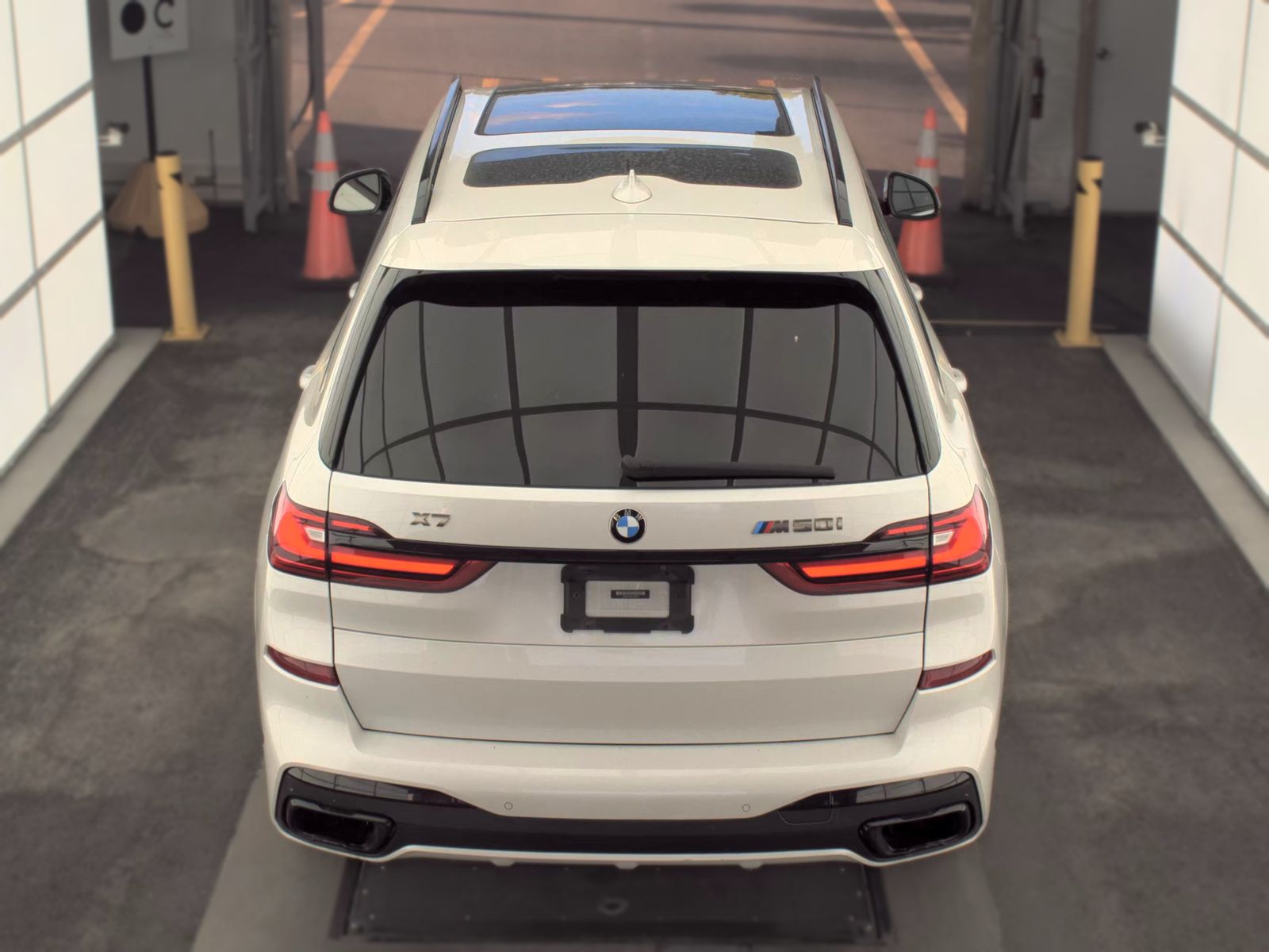 2020 BMW X7 M50i AWD