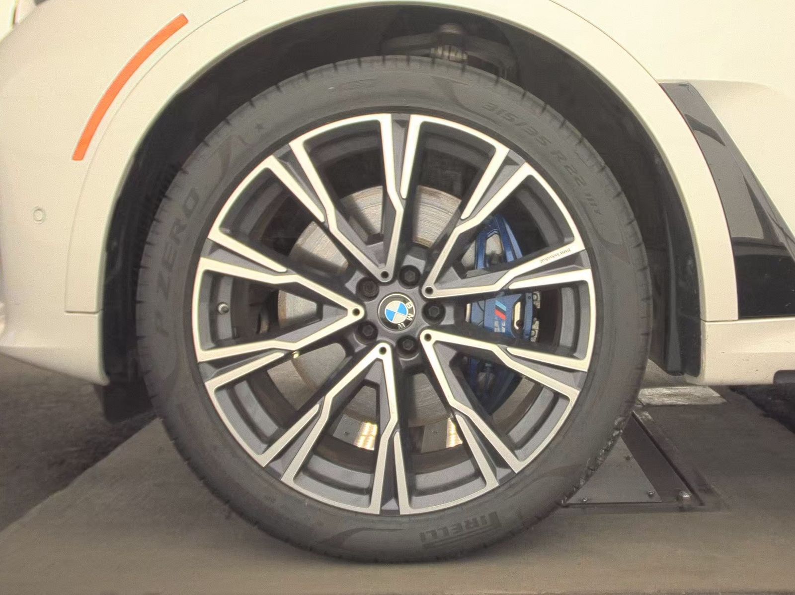 2020 BMW X7 M50i AWD