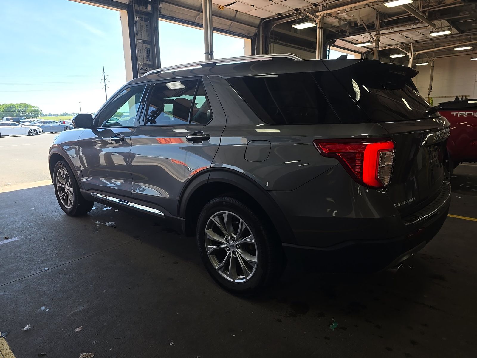 FORD EXPLORER - 9