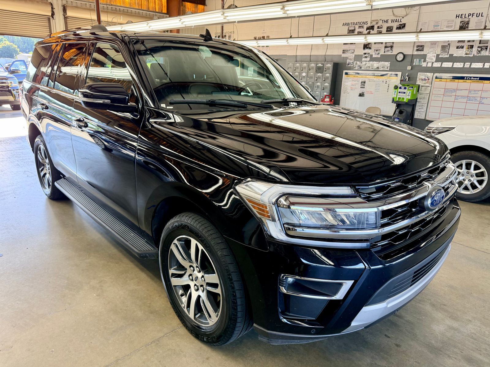 FORD EXPEDITION - 4