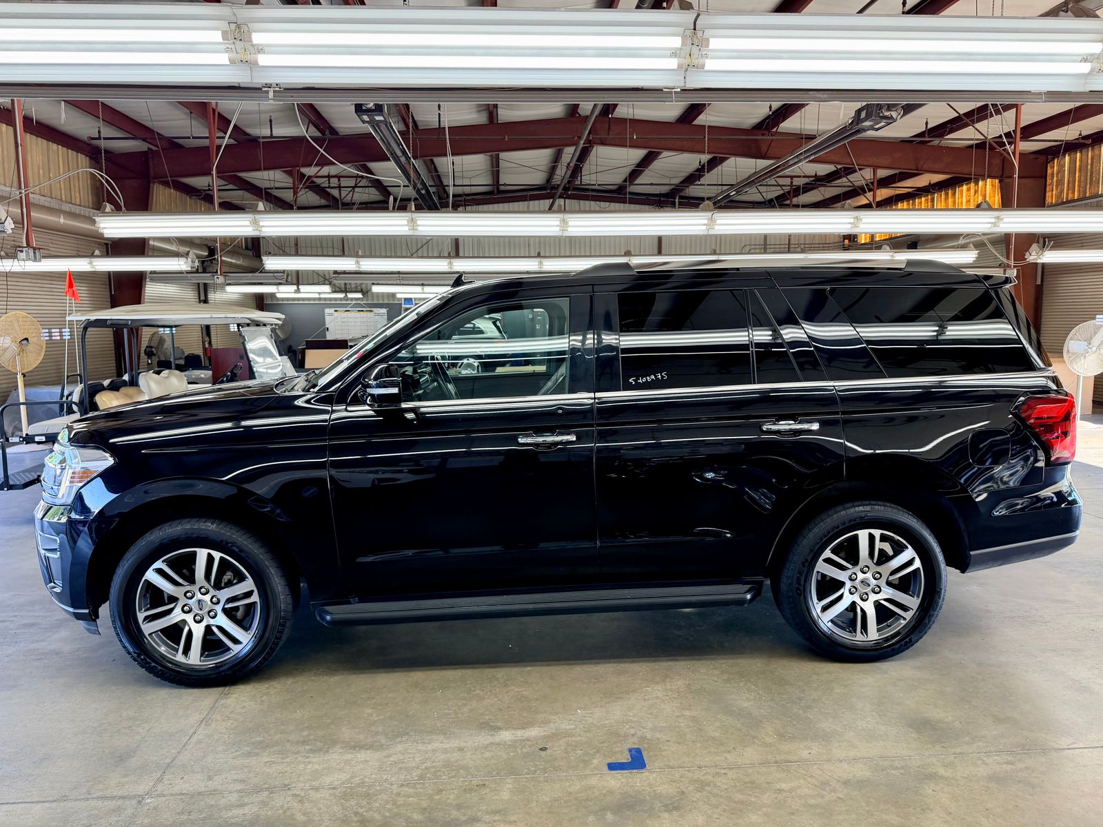 FORD EXPEDITION - 8