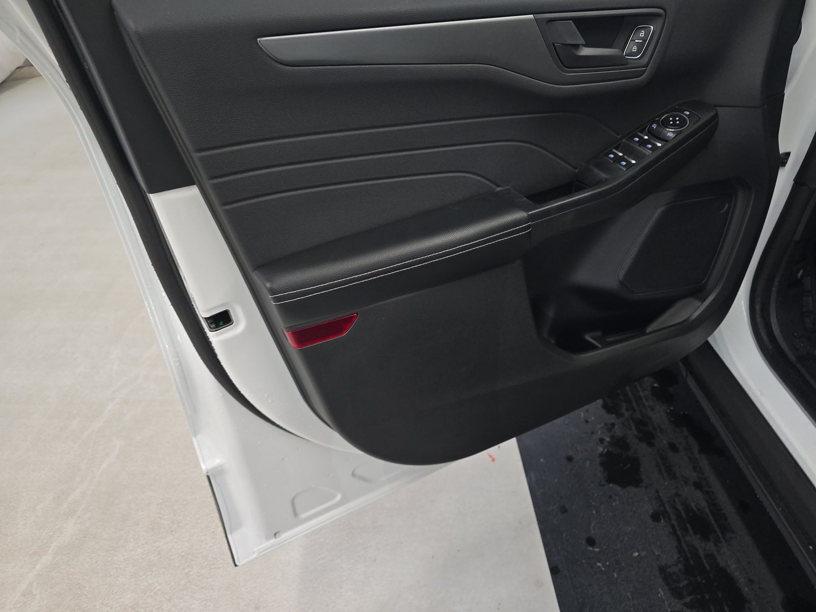 FORD ESCAPE - 10