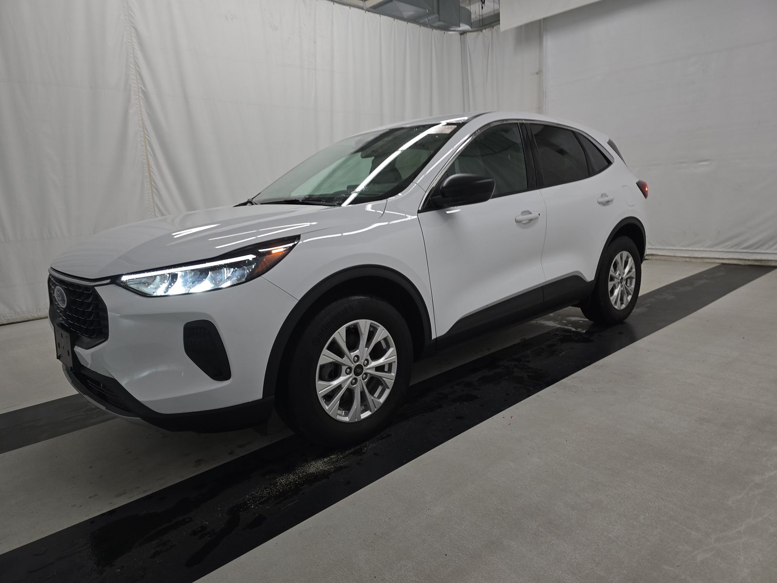 FORD ESCAPE - 1