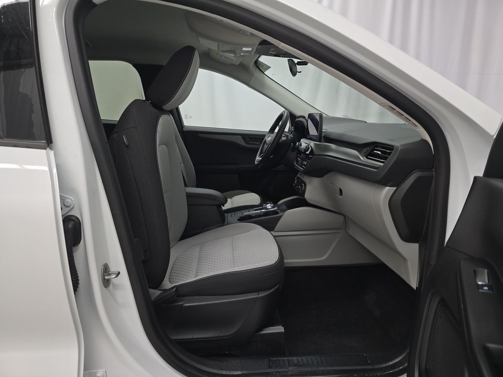 FORD ESCAPE - 9