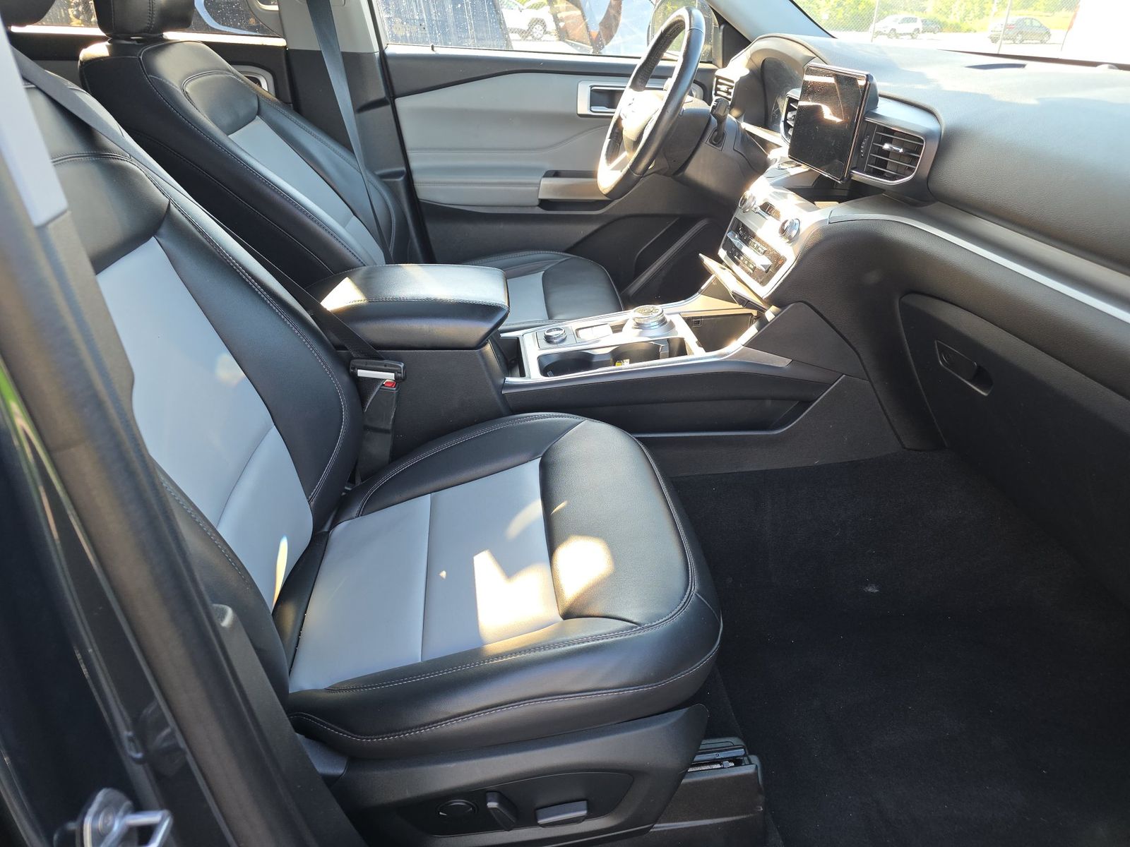 FORD EXPLORER - 9