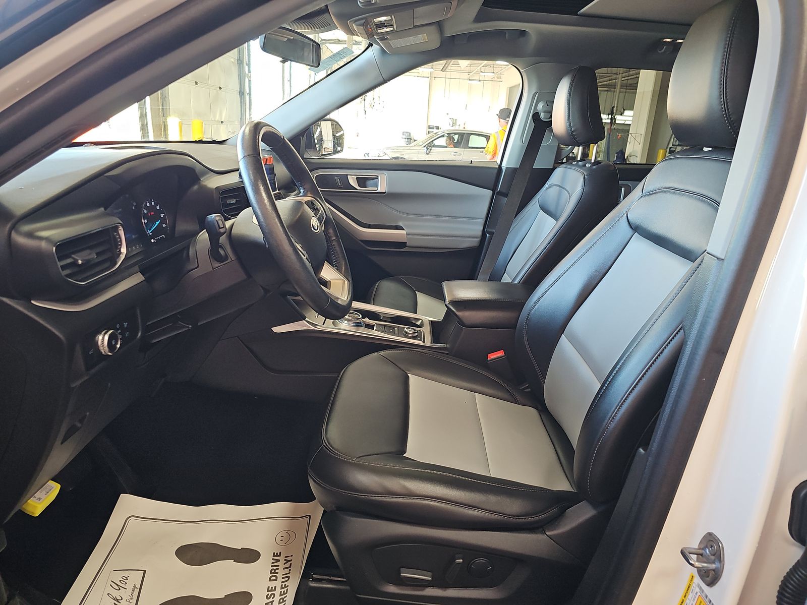 FORD EXPLORER - 1