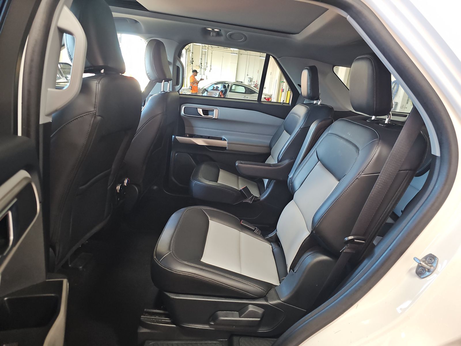 FORD EXPLORER - 8