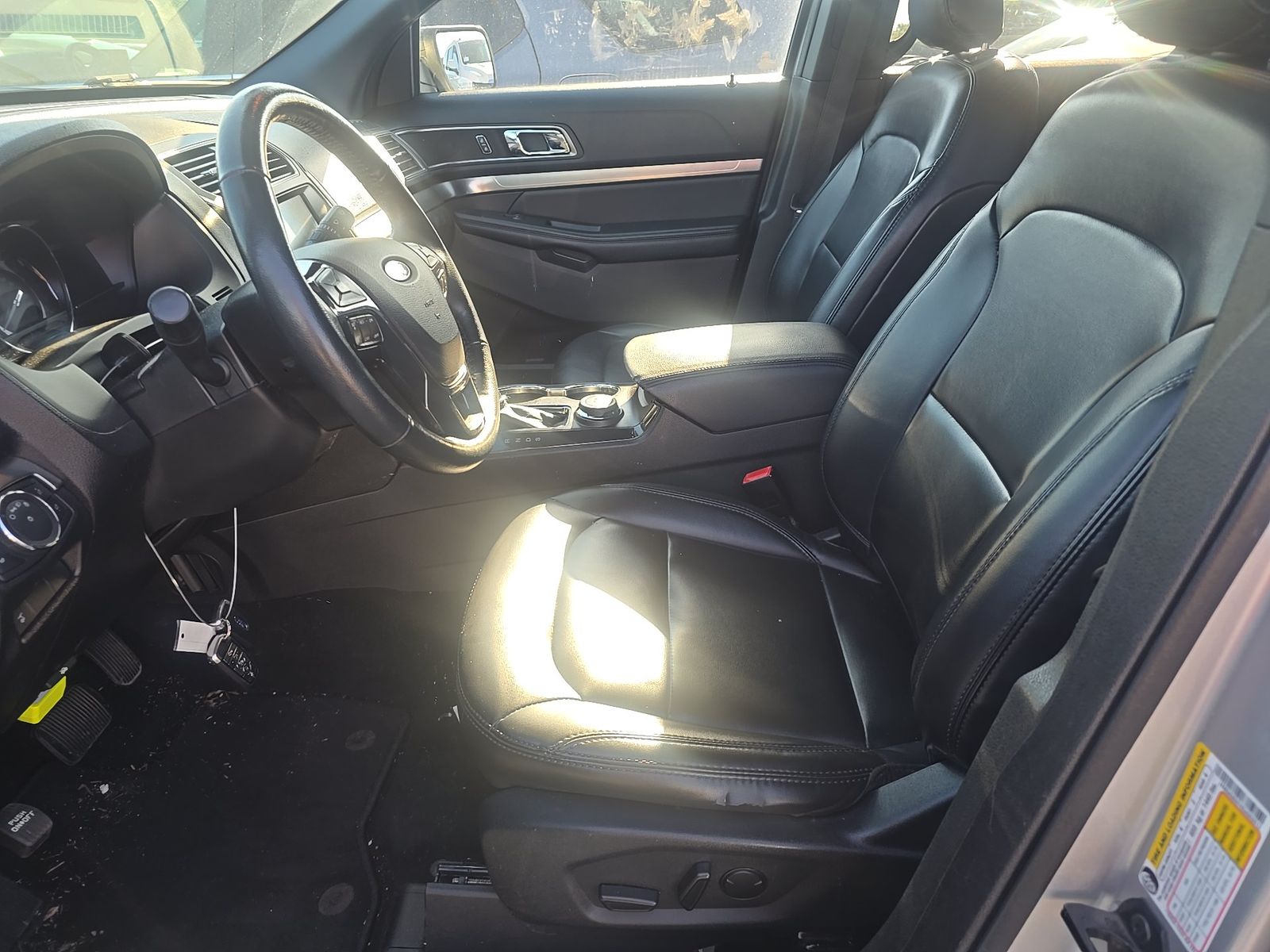 FORD EXPLORER - 8
