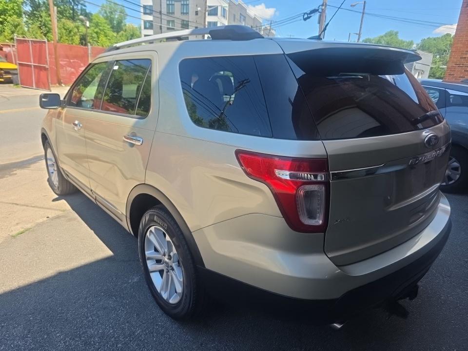 FORD EXPLORER - 8