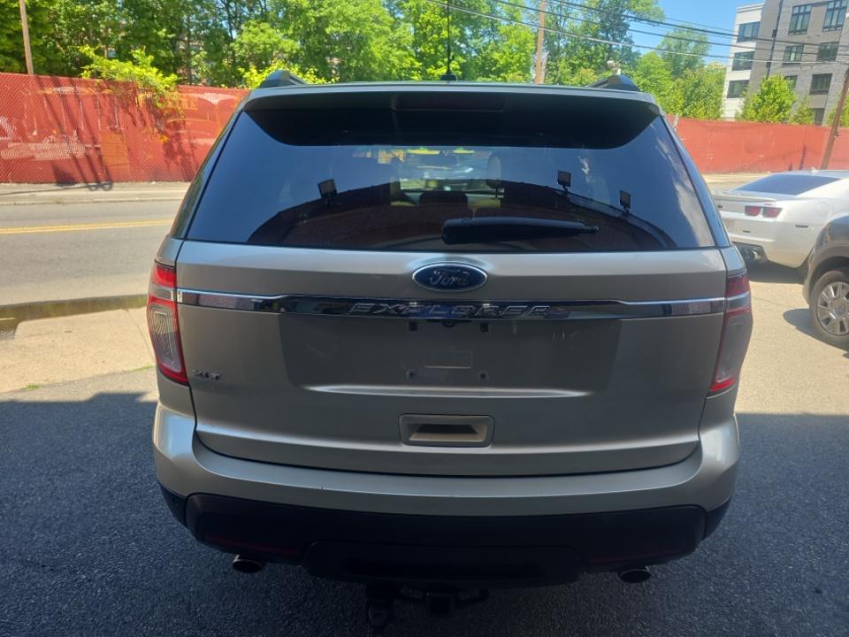 FORD EXPLORER - 6