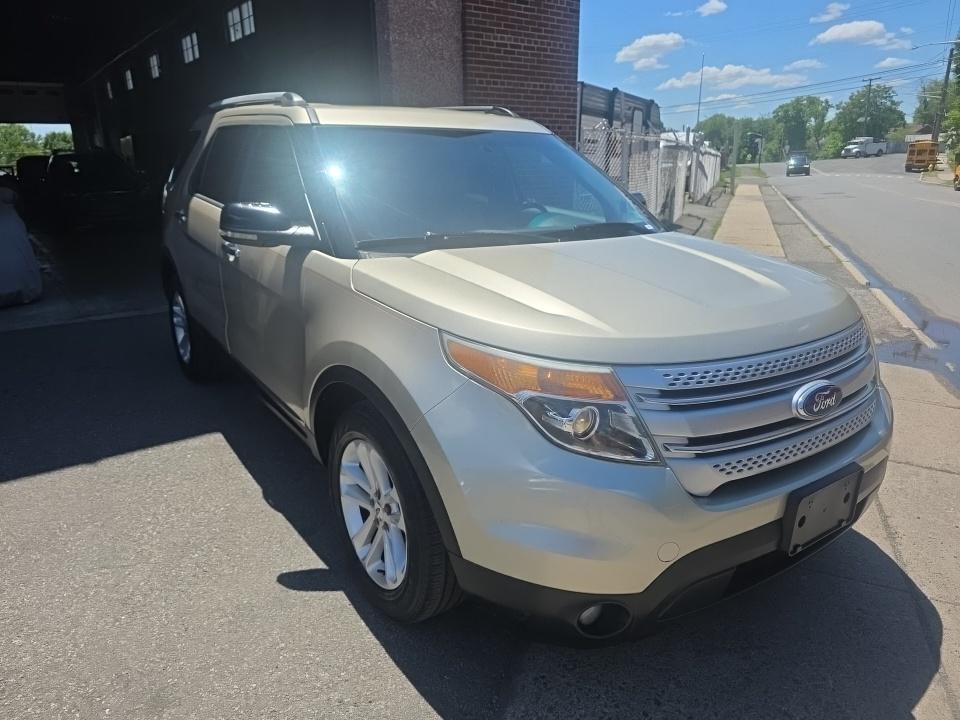 FORD EXPLORER - 4