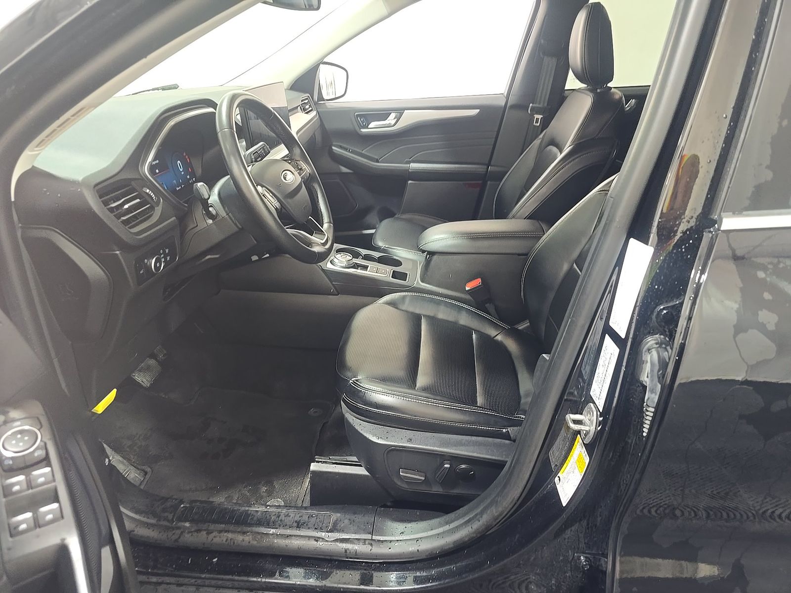 FORD ESCAPE - 8