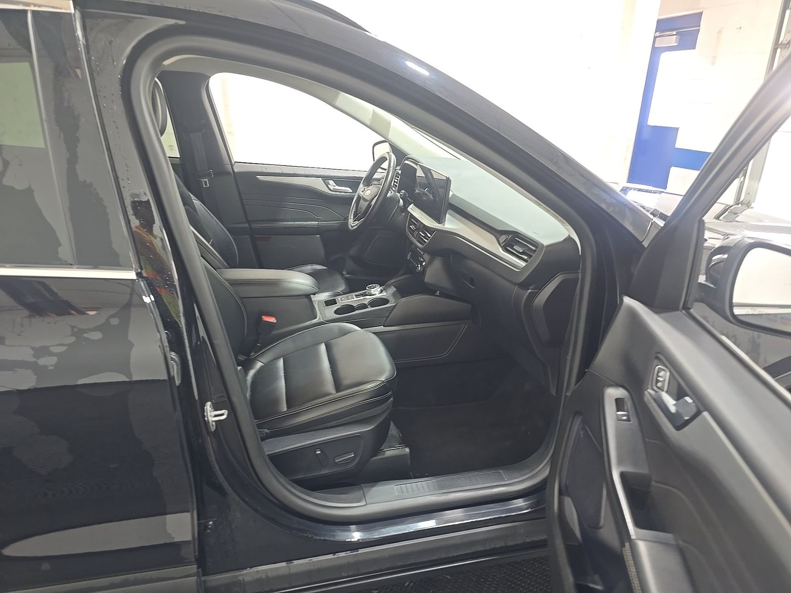 FORD ESCAPE - 9