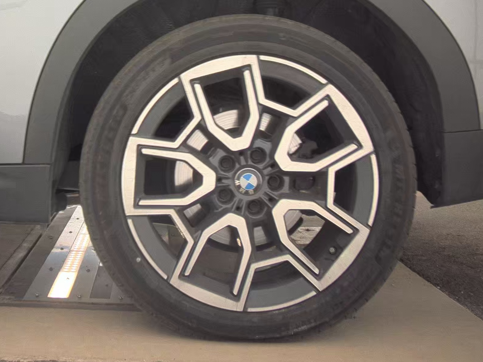 2025 BMW X2 xDrive28i AWD