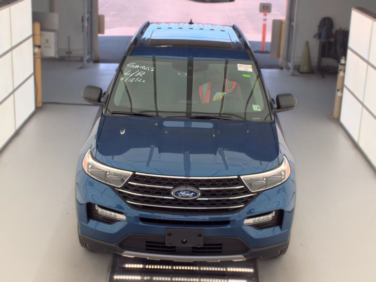 FORD EXPLORER - 3