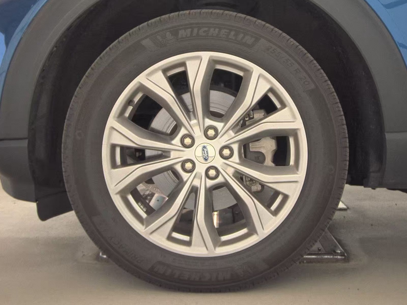FORD EXPLORER - 10