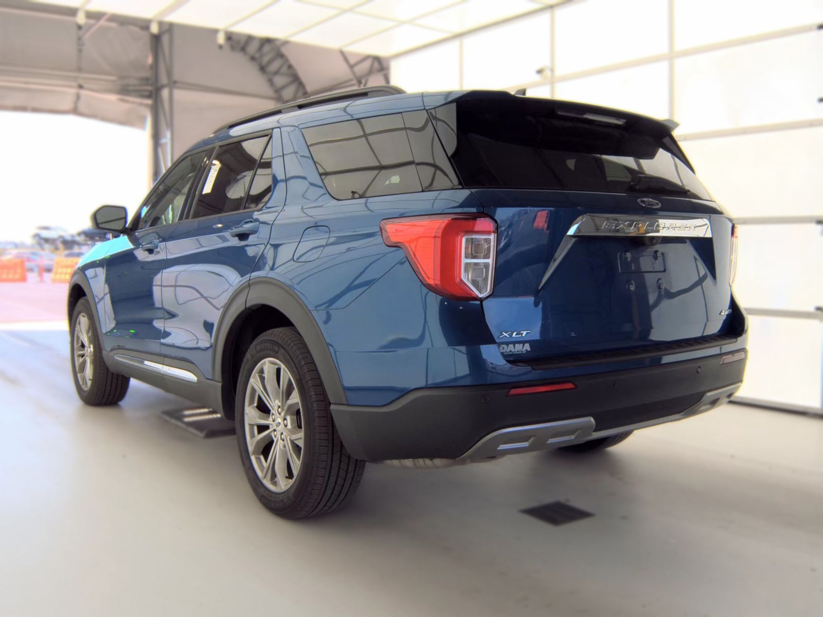 FORD EXPLORER - 9