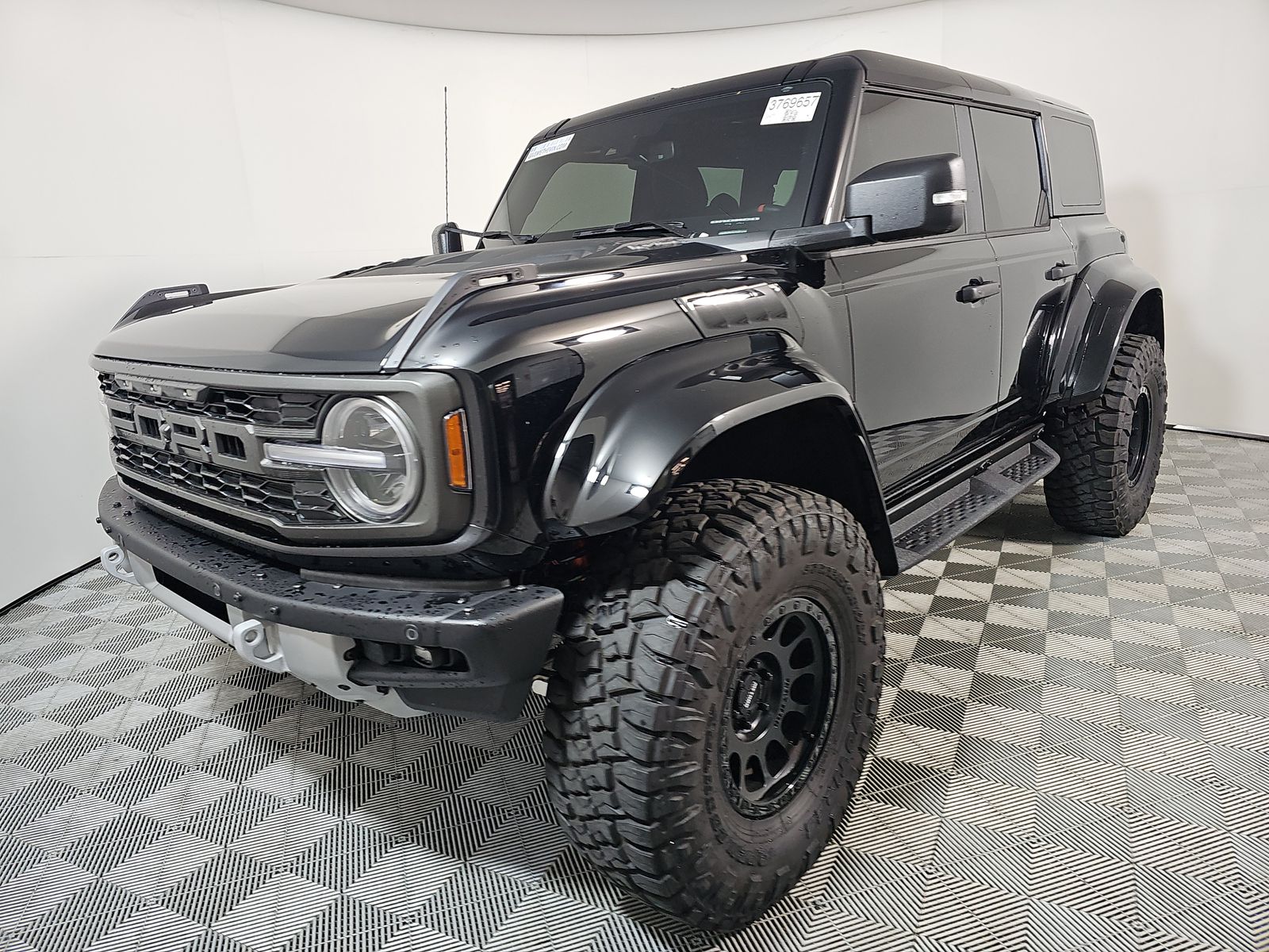 FORD BRONCO - 1