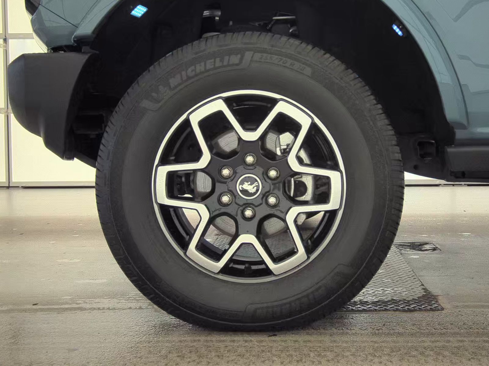 FORD BRONCO - 10