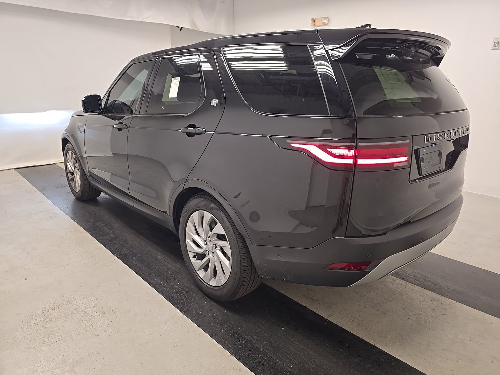 2025 Land Rover Discovery S AWD