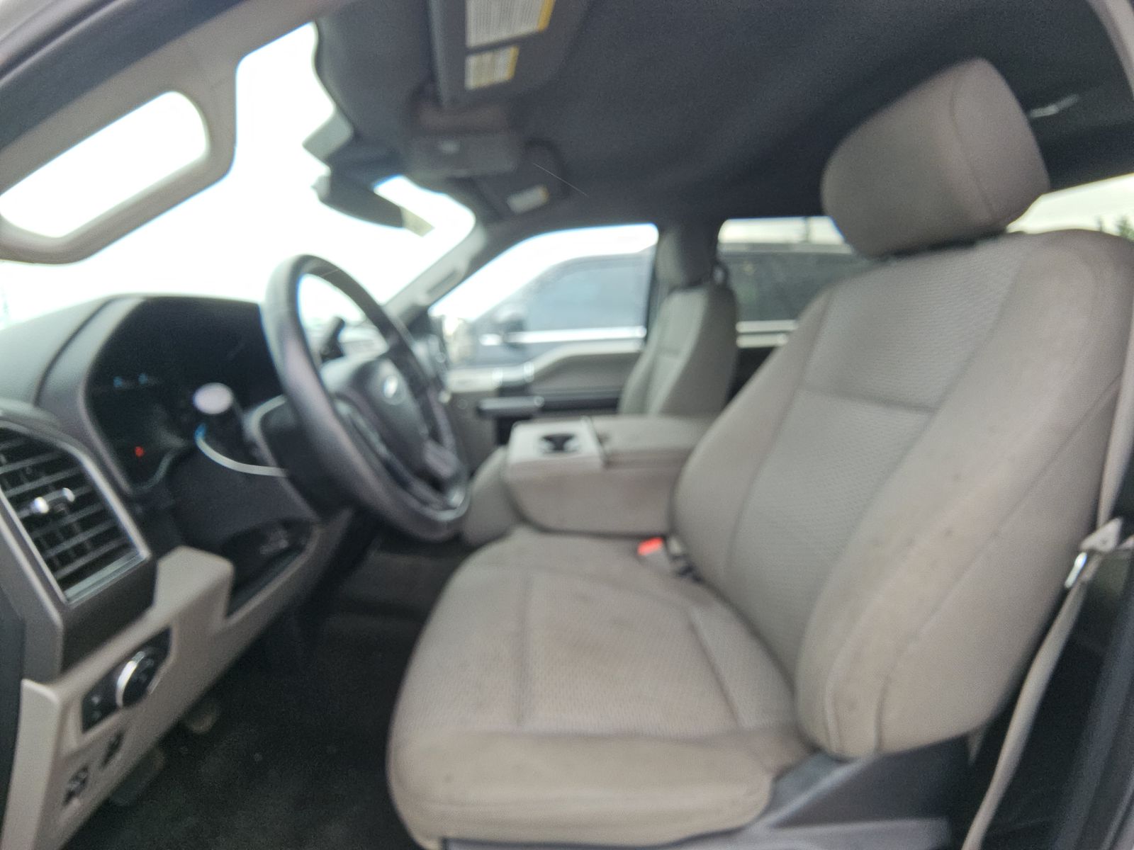 FORD F-150 - 8