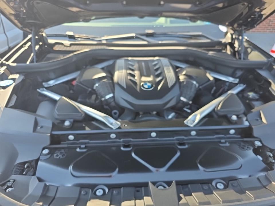 2021 BMW X7 M50i AWD