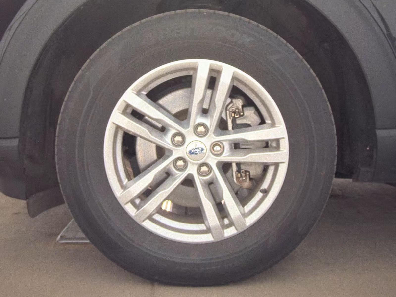 FORD EXPLORER - 10