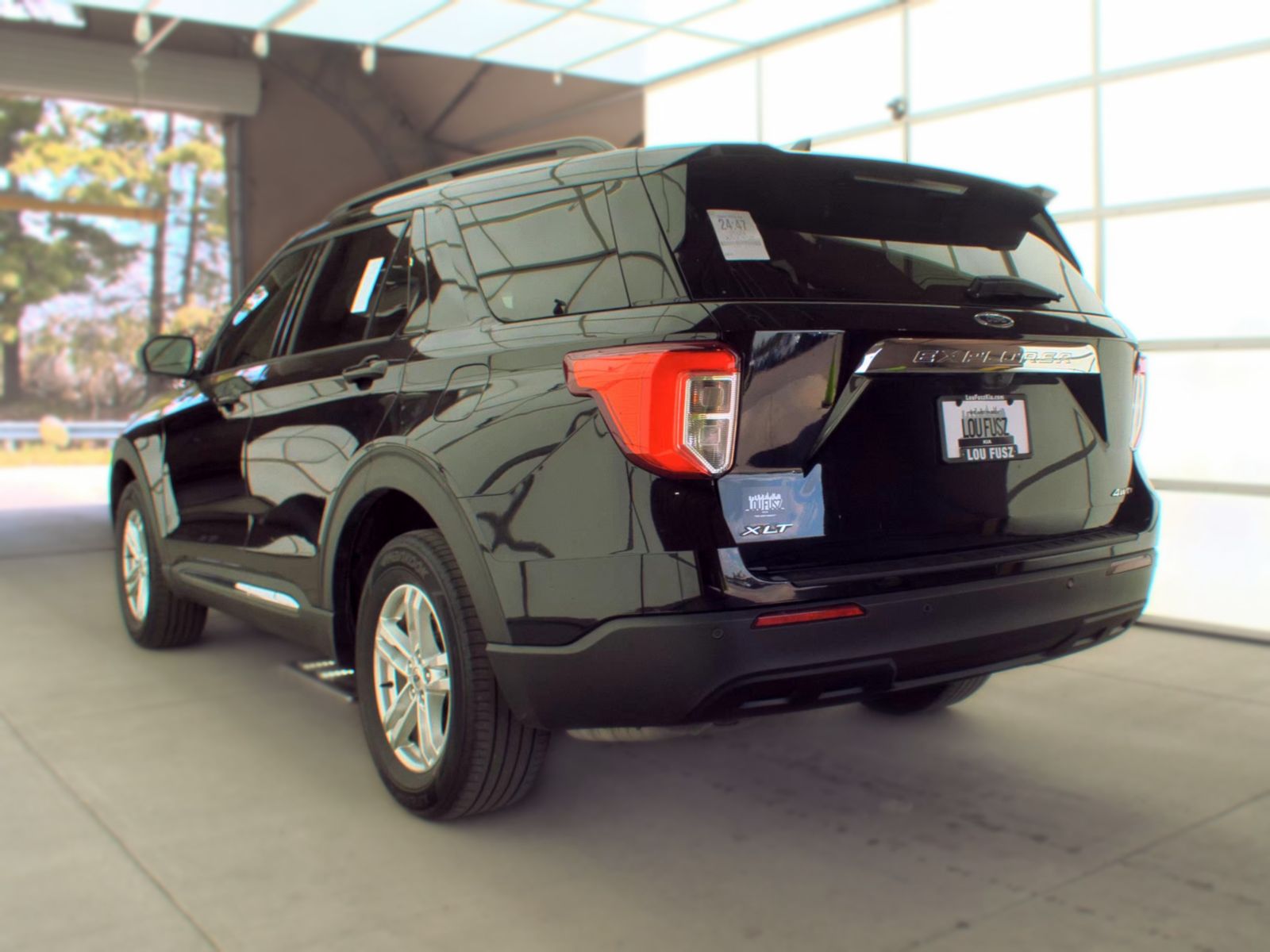FORD EXPLORER - 9