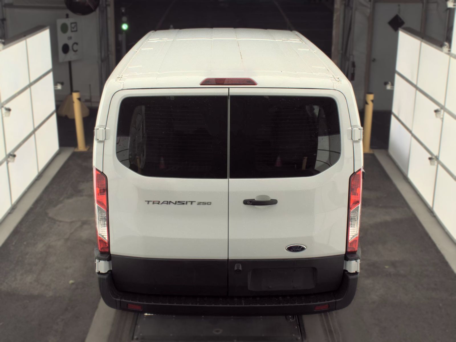 FORD TRANSIT 250 - 6
