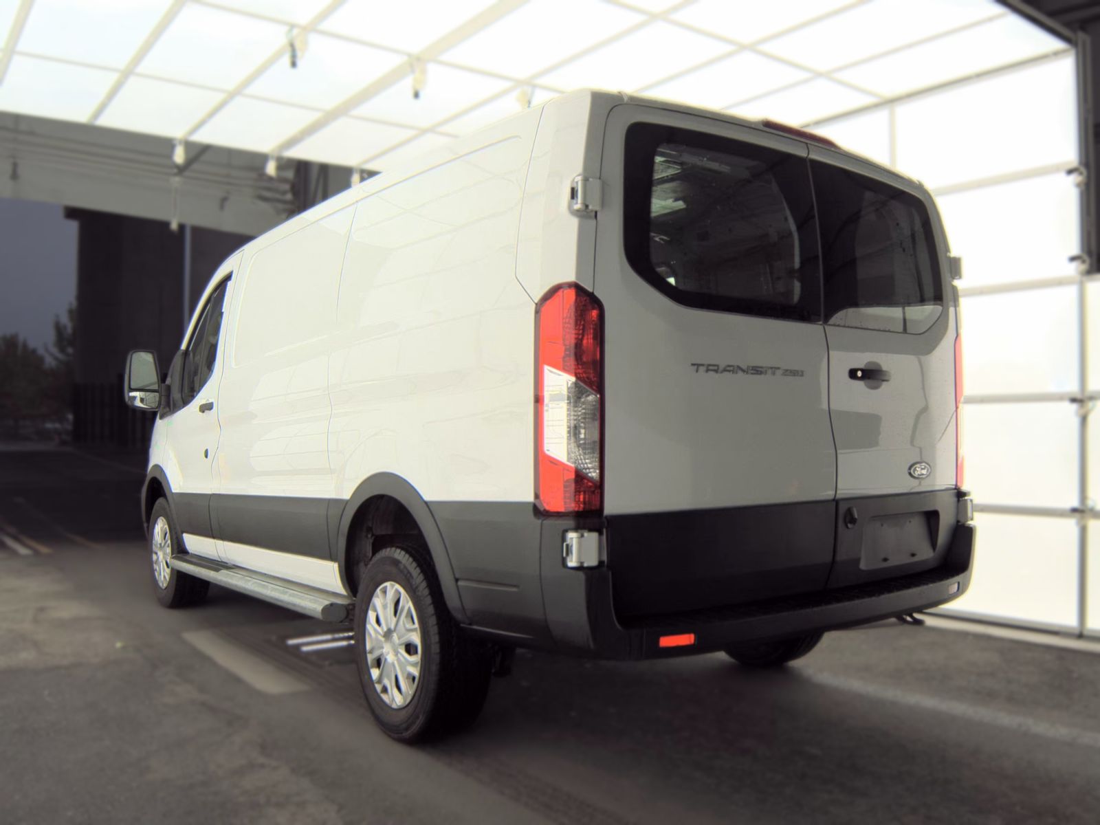 FORD TRANSIT 250 - 7