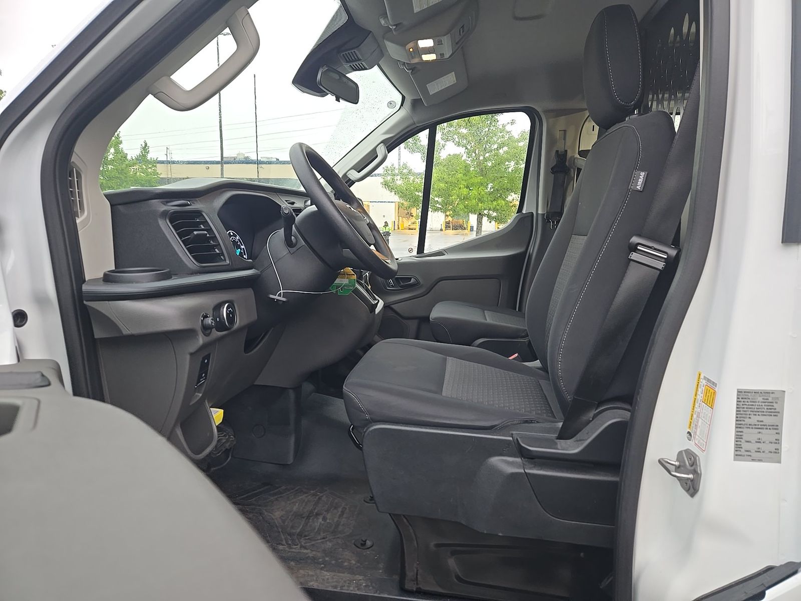 FORD TRANSIT 250 - 8