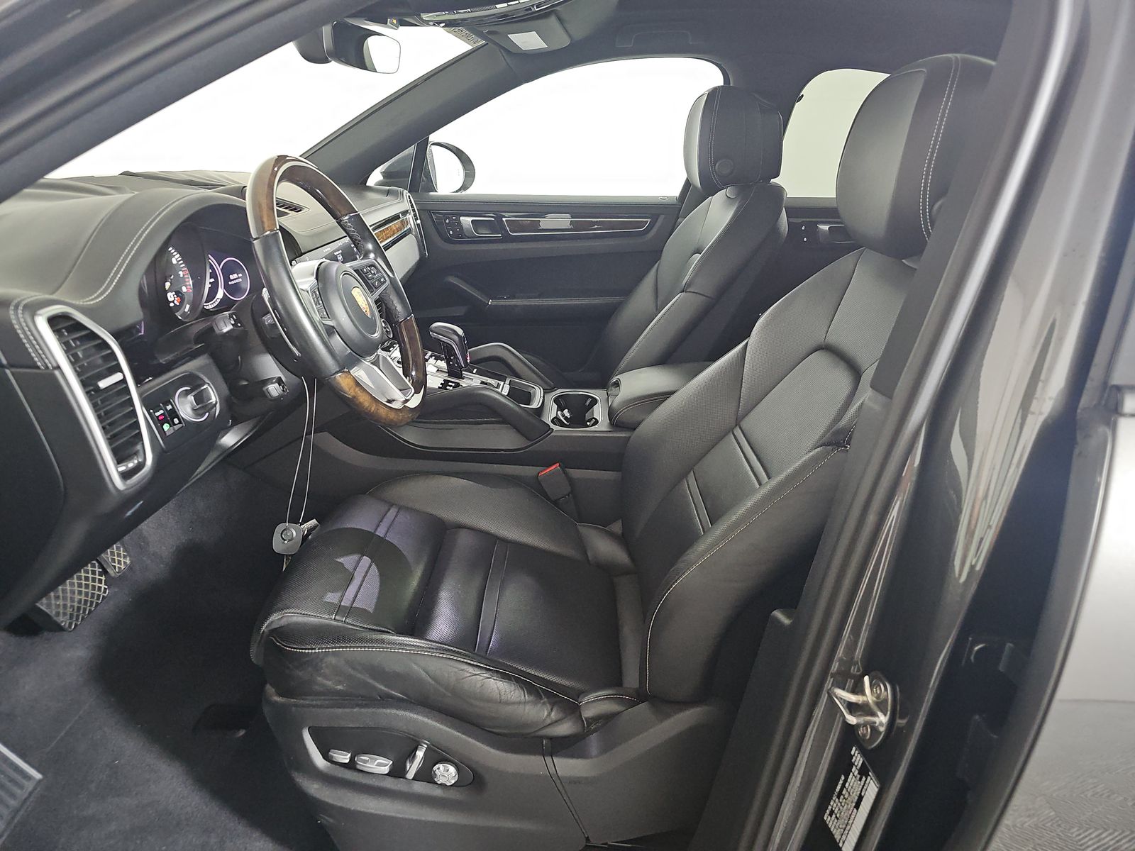 PORSCHE CAYENNE - 8