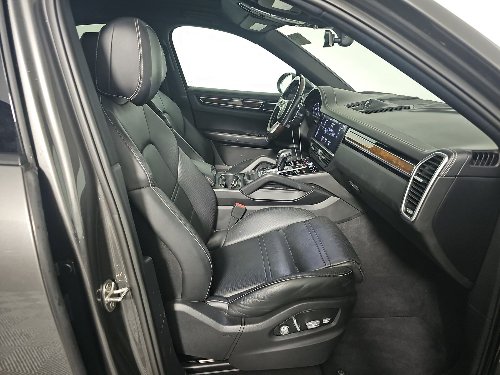 PORSCHE CAYENNE - 9